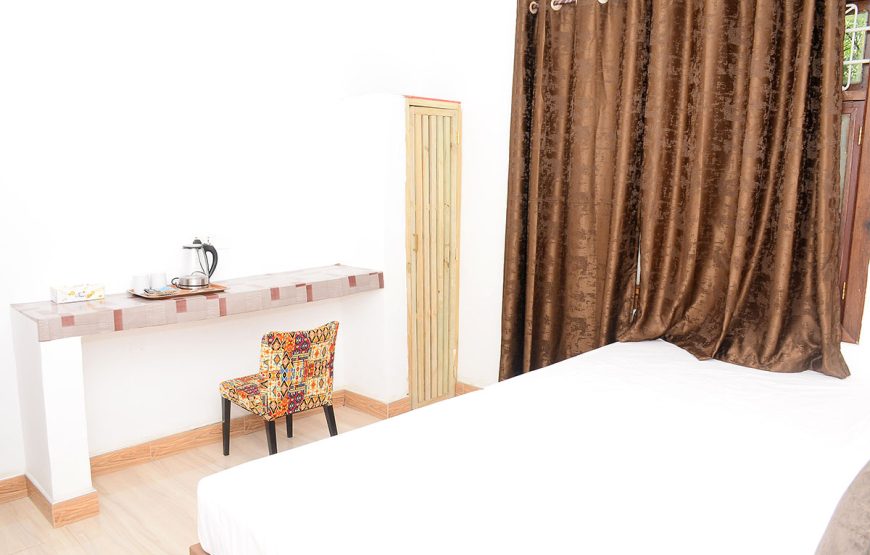 Alizeti Room (Room No. 4)