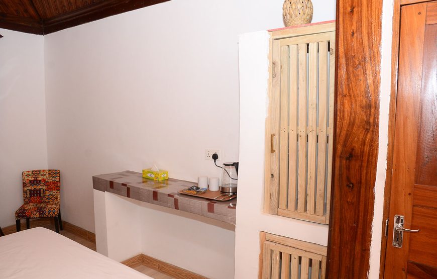 Waridi Room (Room No 2)